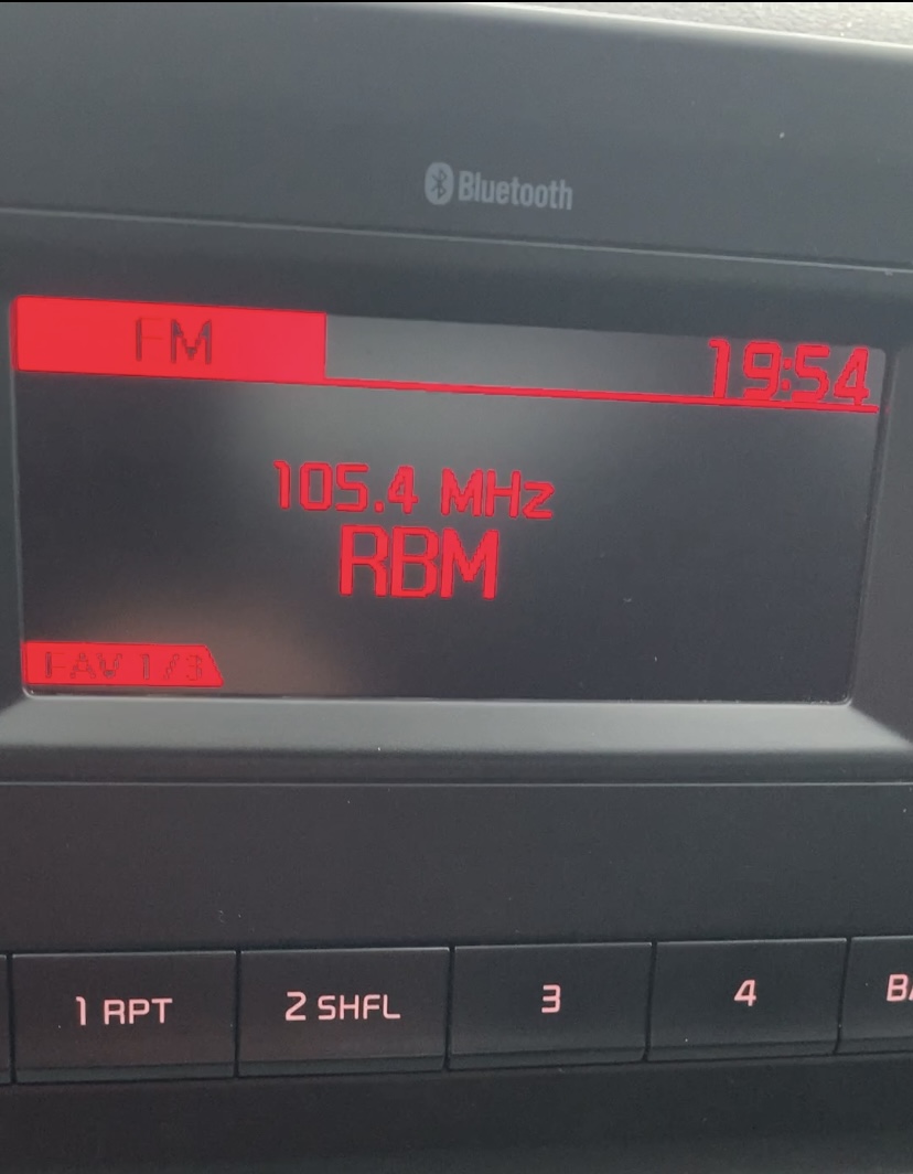 FM Empfang Radio Black Mountain 105.4MHz a.d. A3